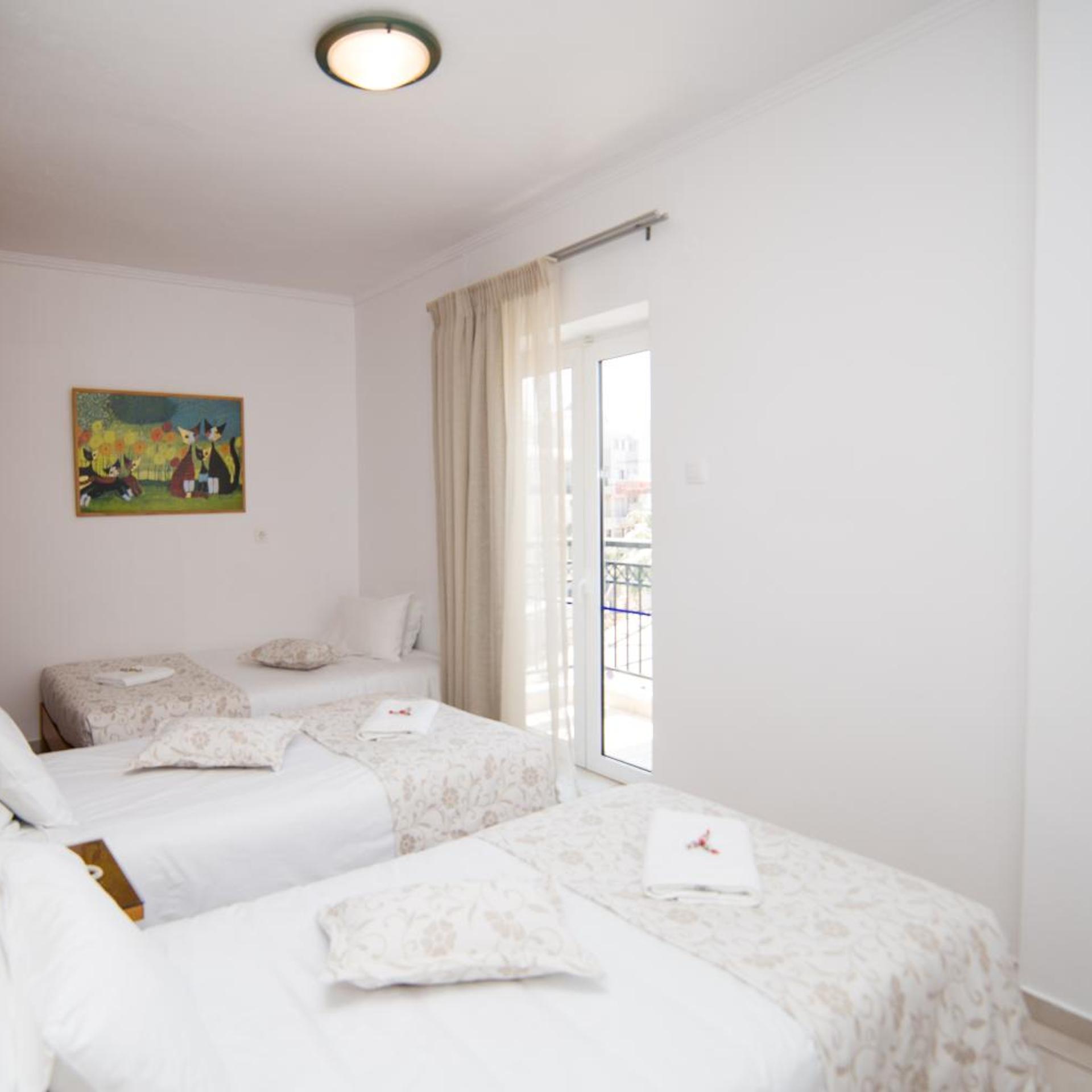 غرفة ثلاثية