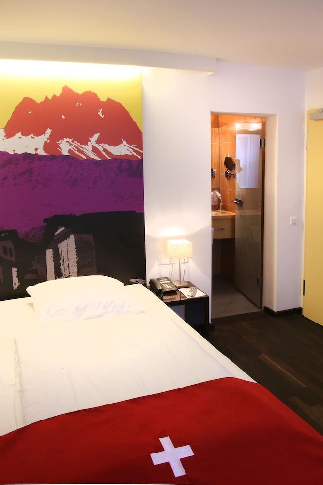 Helvetia Hotel Munich City Center 5/50