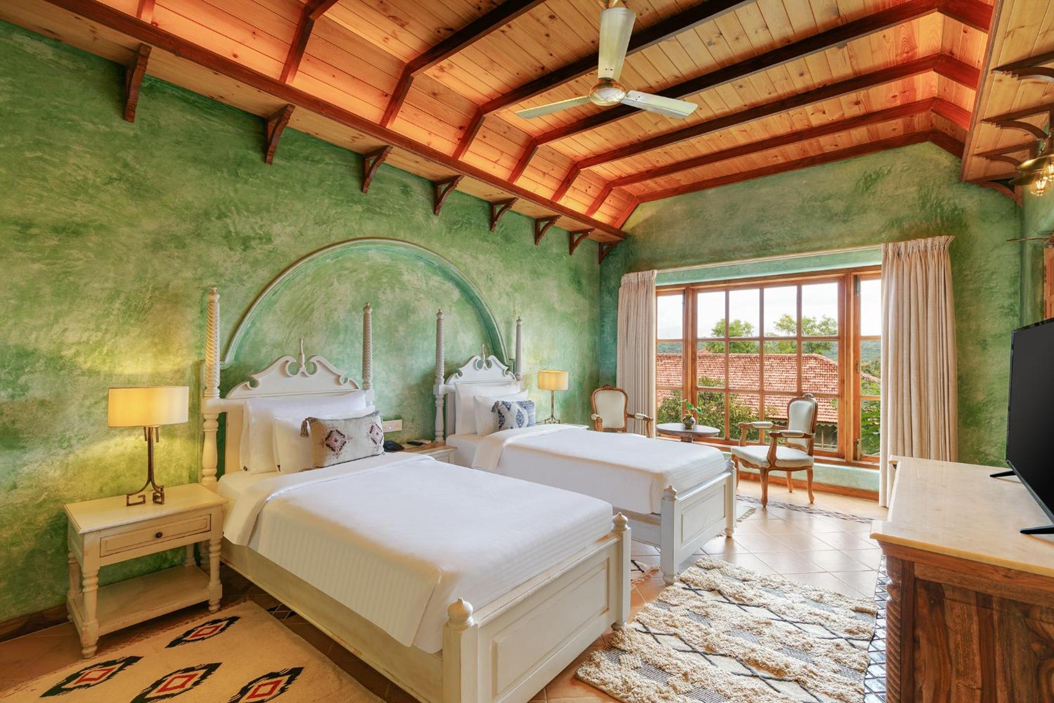 2 Bedrooms, Pool, Villa