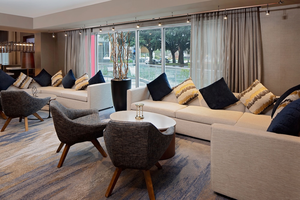 Courtyard By Marriott Dallas Downtown Reunion District 19/45