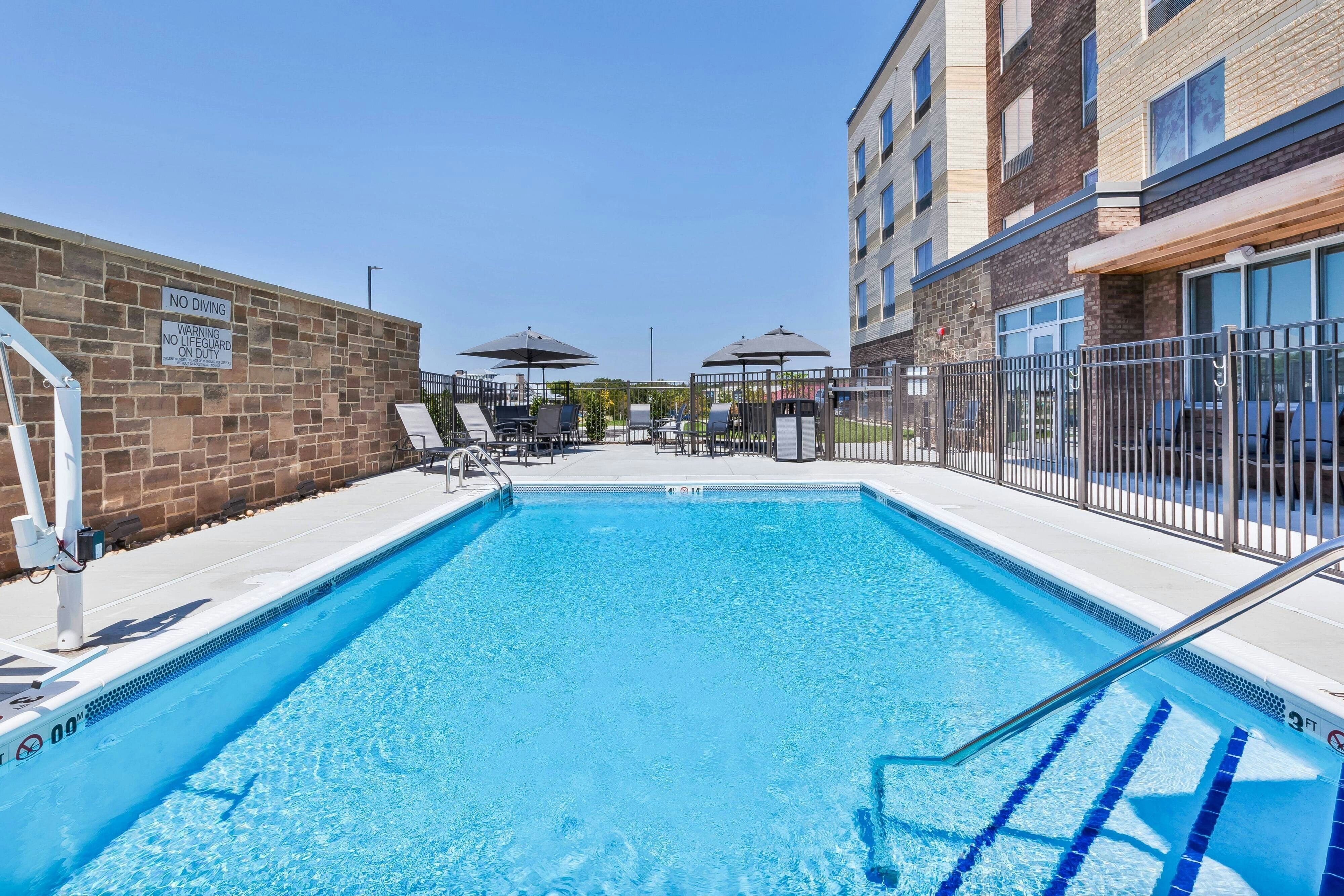 Fairfield Inn & Suites By Marriott Cincinnati Airport South/Florence 13/21
