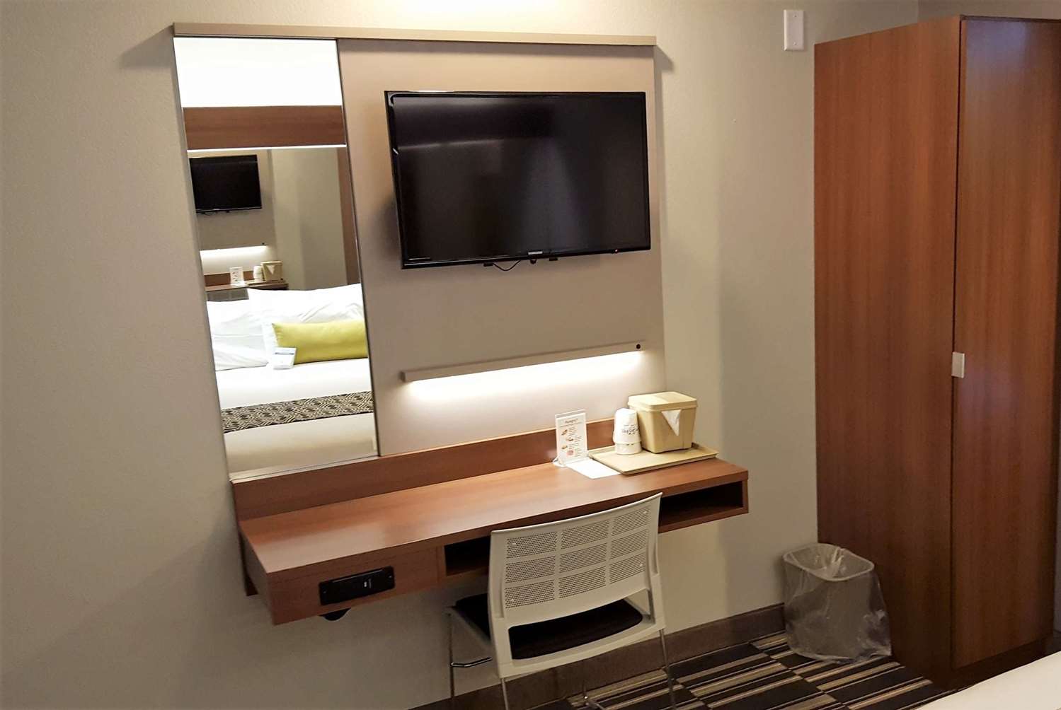 Microtel Inn Suites Bellevue 4/7