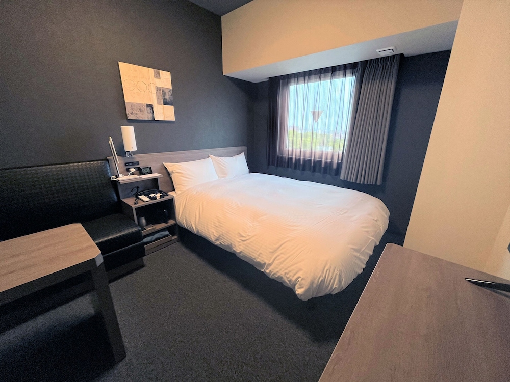 Hotel Route-Inn Nagahama Inter 28/45