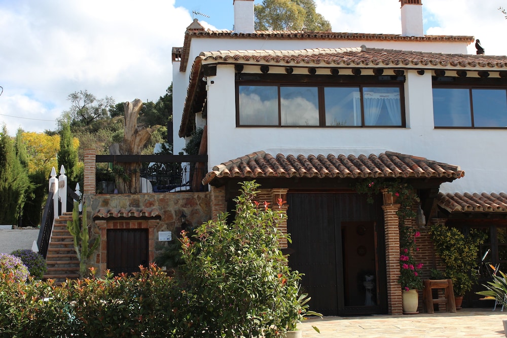 Los Jarales Hotel 10/73