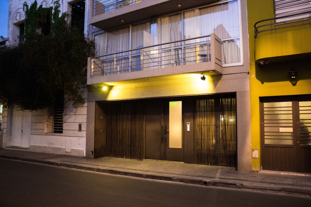 Lemon Apartments 2/26