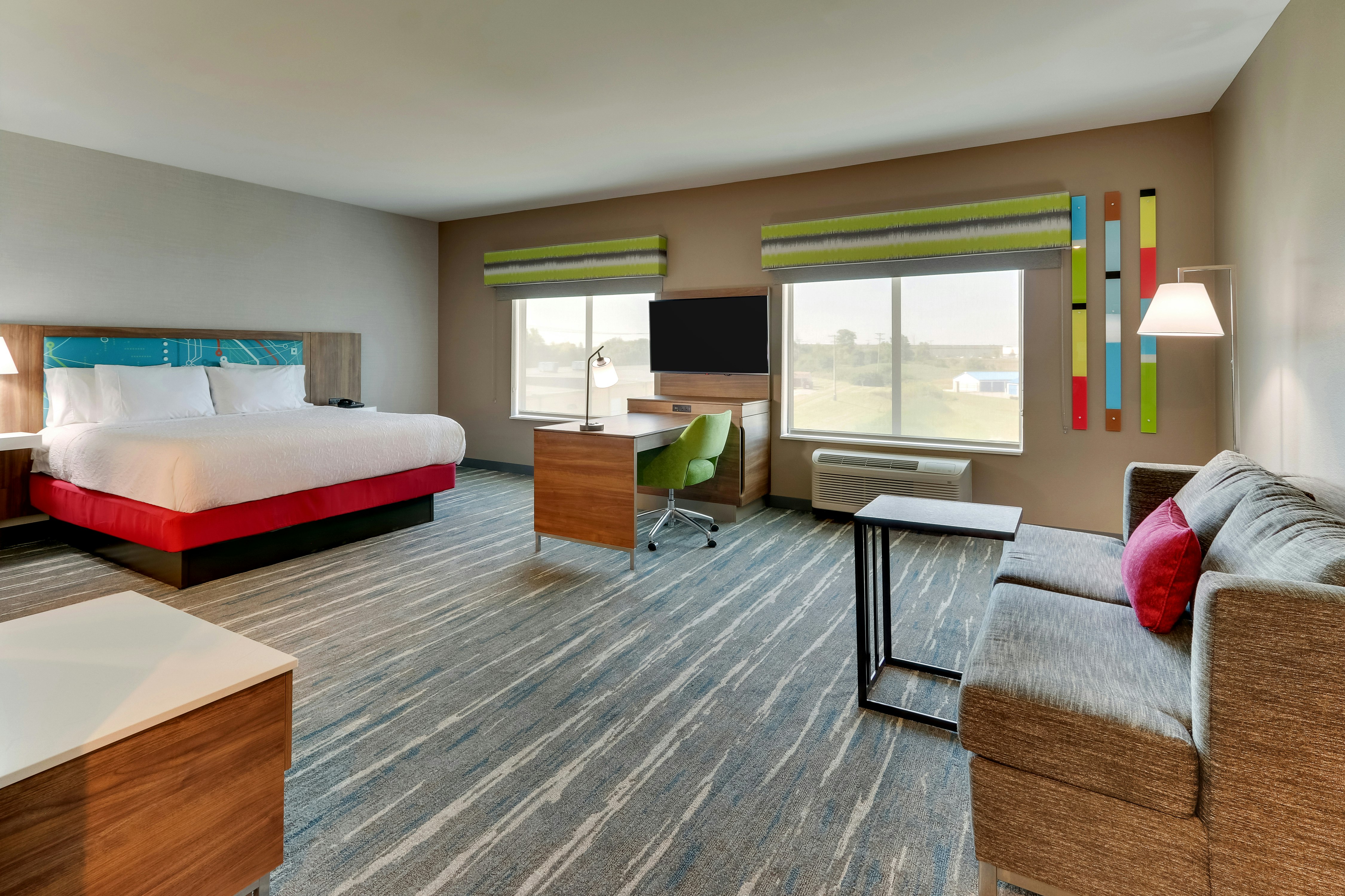 Studio, King Bed
