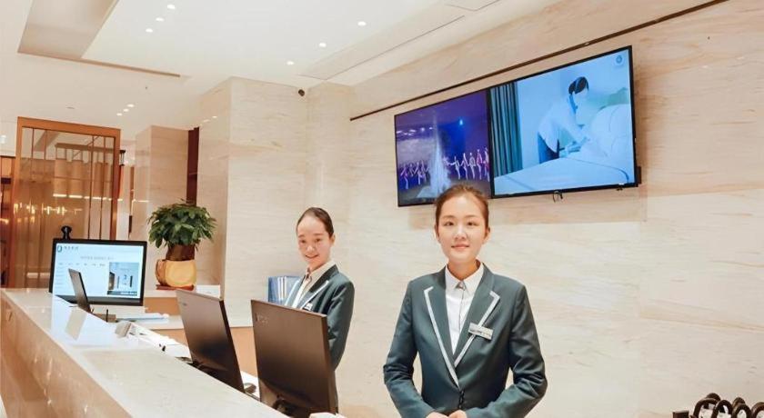 City Comfort Inn Honghu Huijin Wealth Plaza Golden Sunshine 45/50