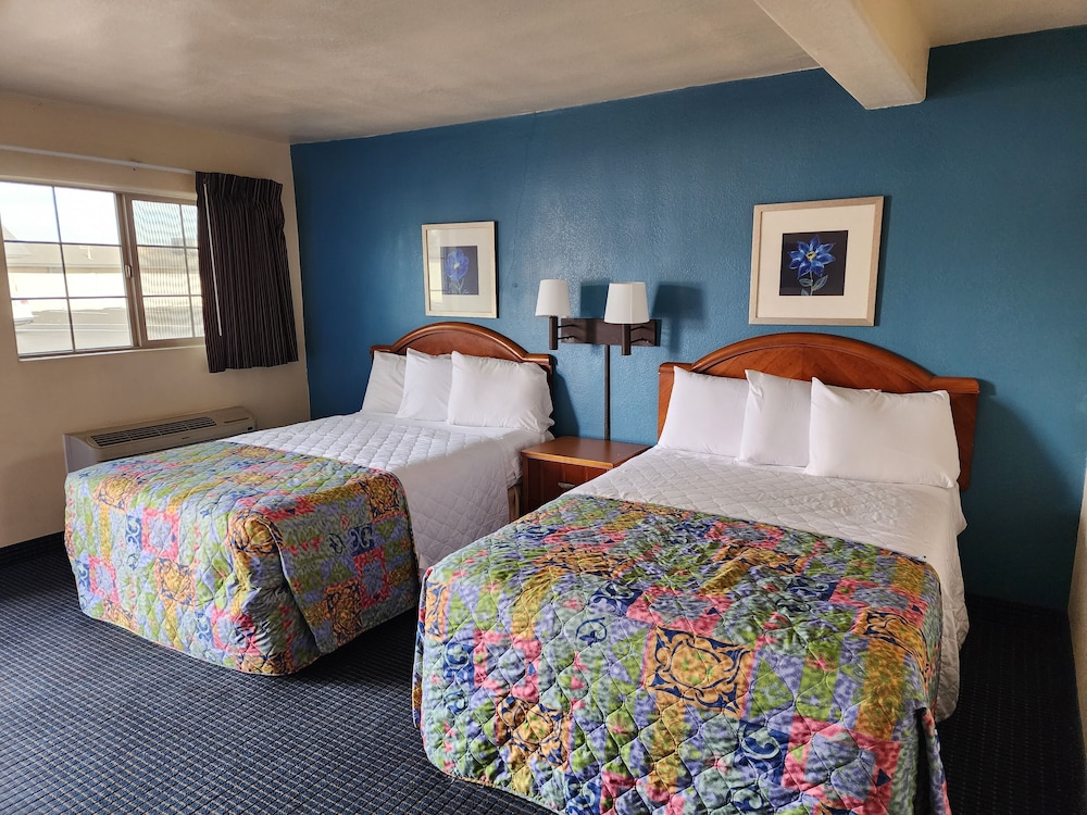 DELUXE, DOUBLE BED, KITCHENETTE, SMOKING
