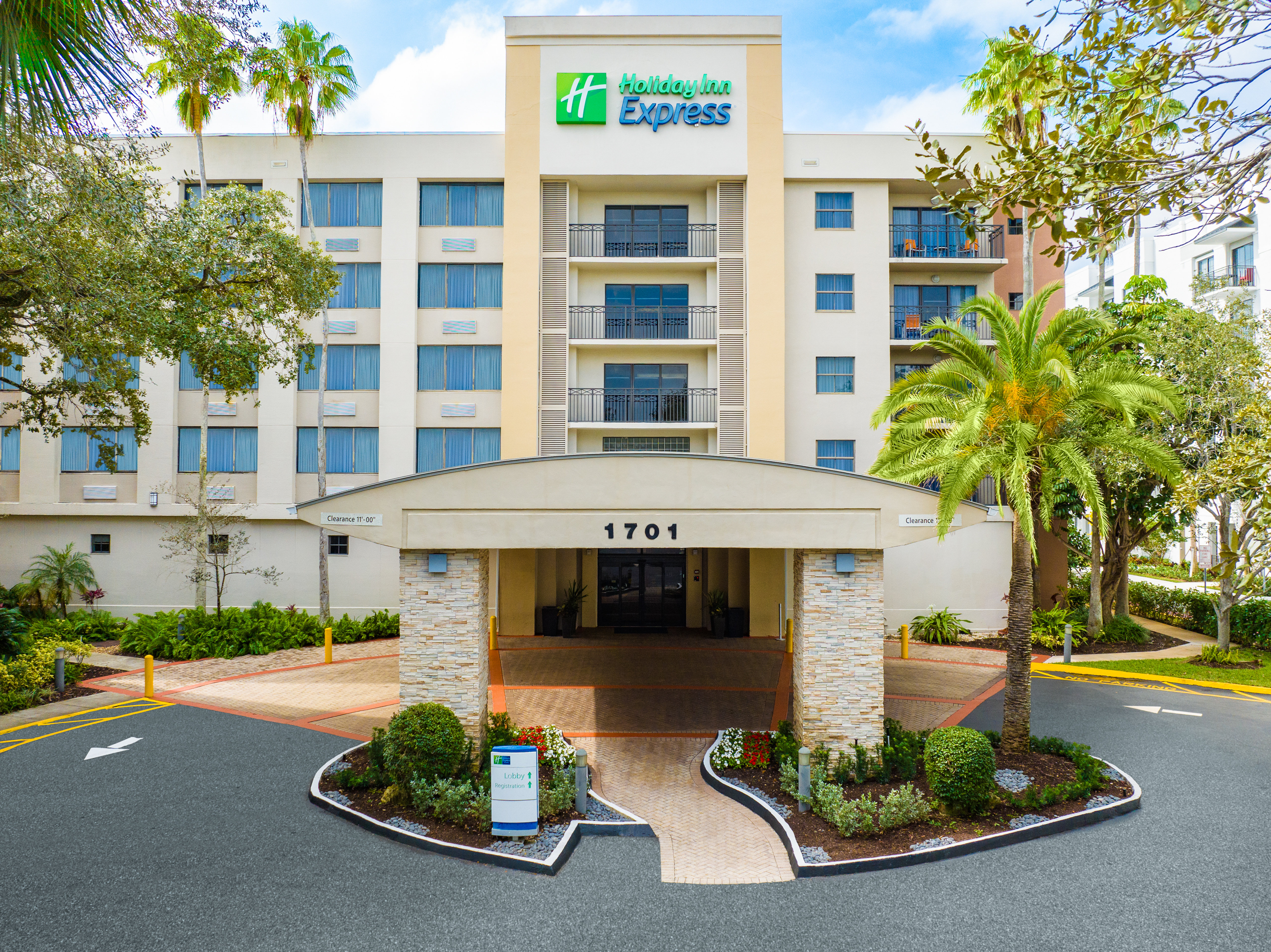 Holiday Inn Express & Suites Ft. Lauderdale-Plantation in PLANTATION - FL