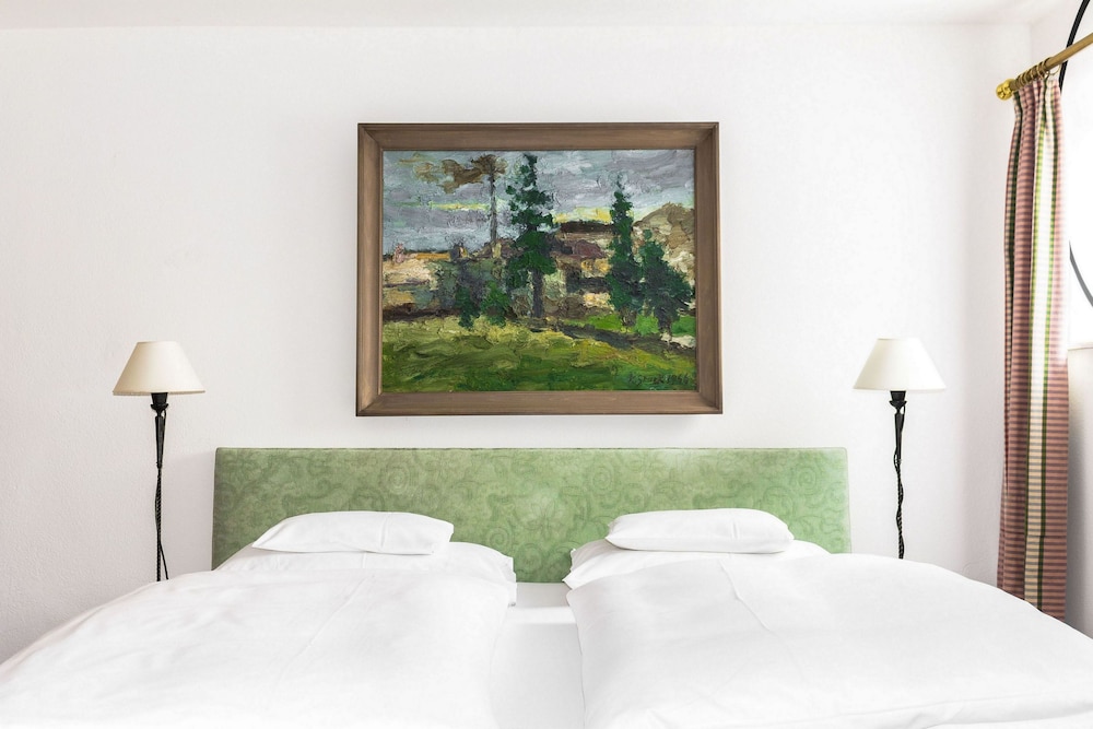 Schlossberghotel - Das Kunsthotel 38/64