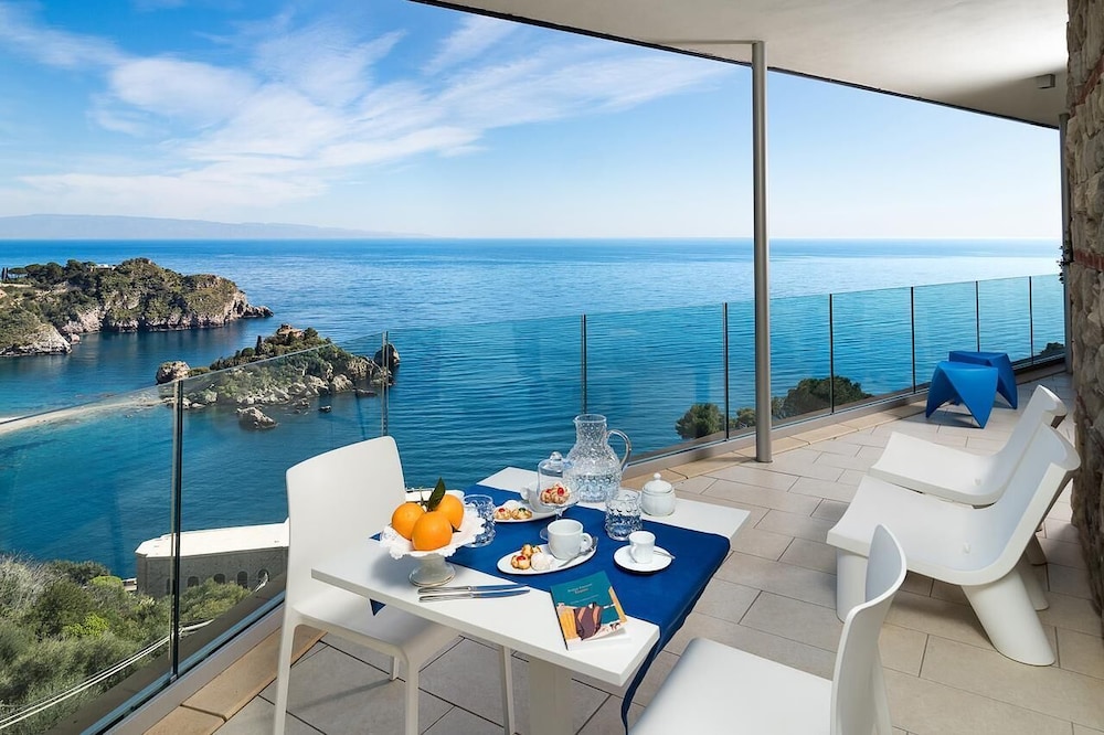 Isola Bella Infinity Suites 40/50
