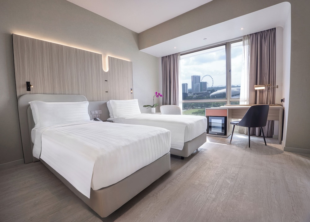 CLUB, EXECUTIVE, TWIN BEDS, BAY VIEW