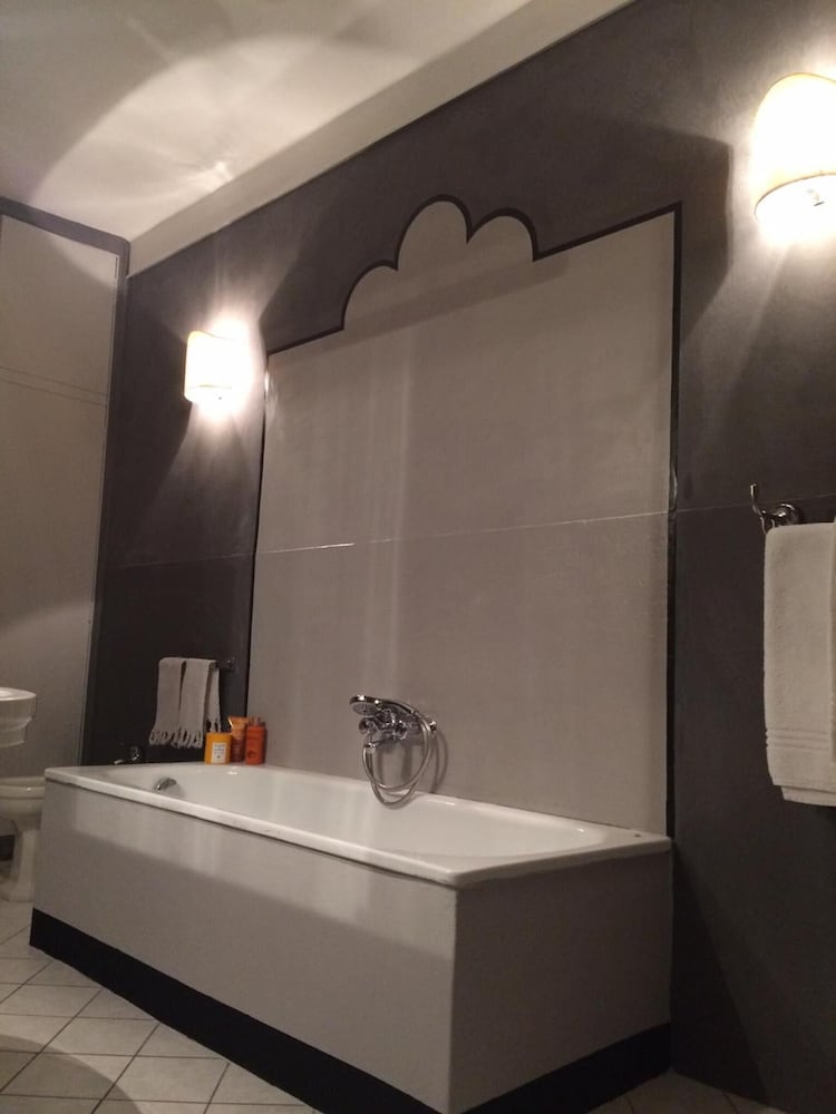 Capri Moon Guest House 3/50