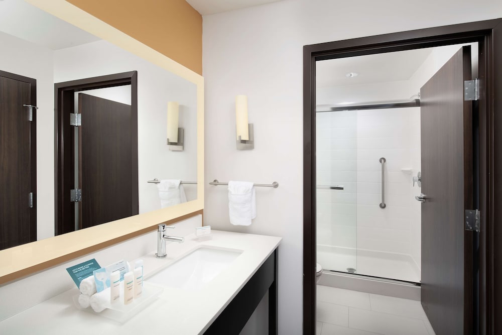 Homewood Suites By Hilton Kansas City Speedway Ks 7/42