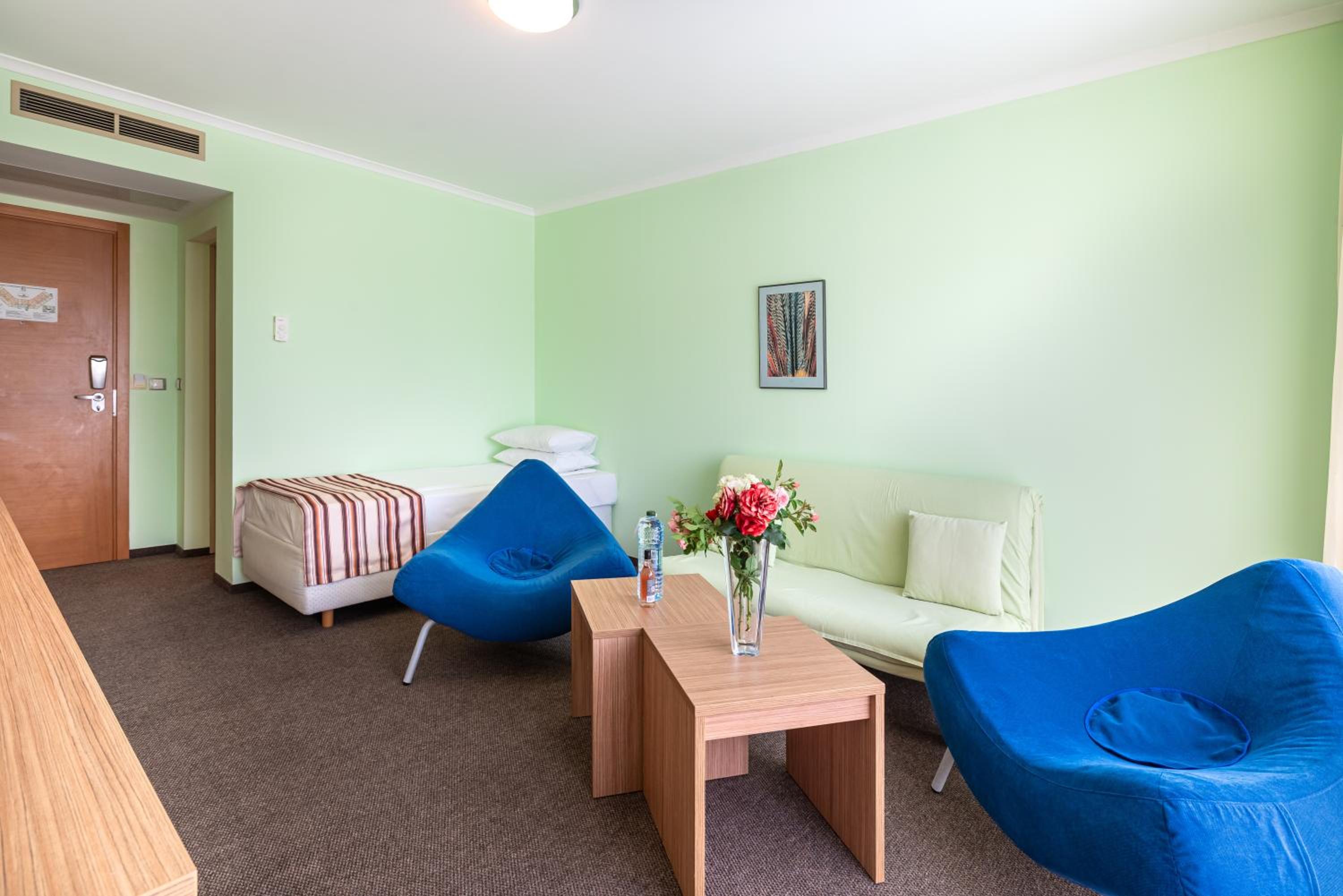 Jeravi Hotel 39/56