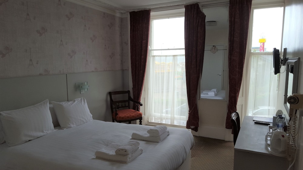 The Alexandra Hotel 11/71