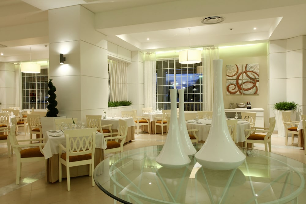 Bahia Principe Escape Runaway Bay 60/70
