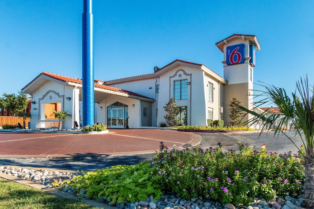 Motel6 Euless, TX - DFW West 30/33