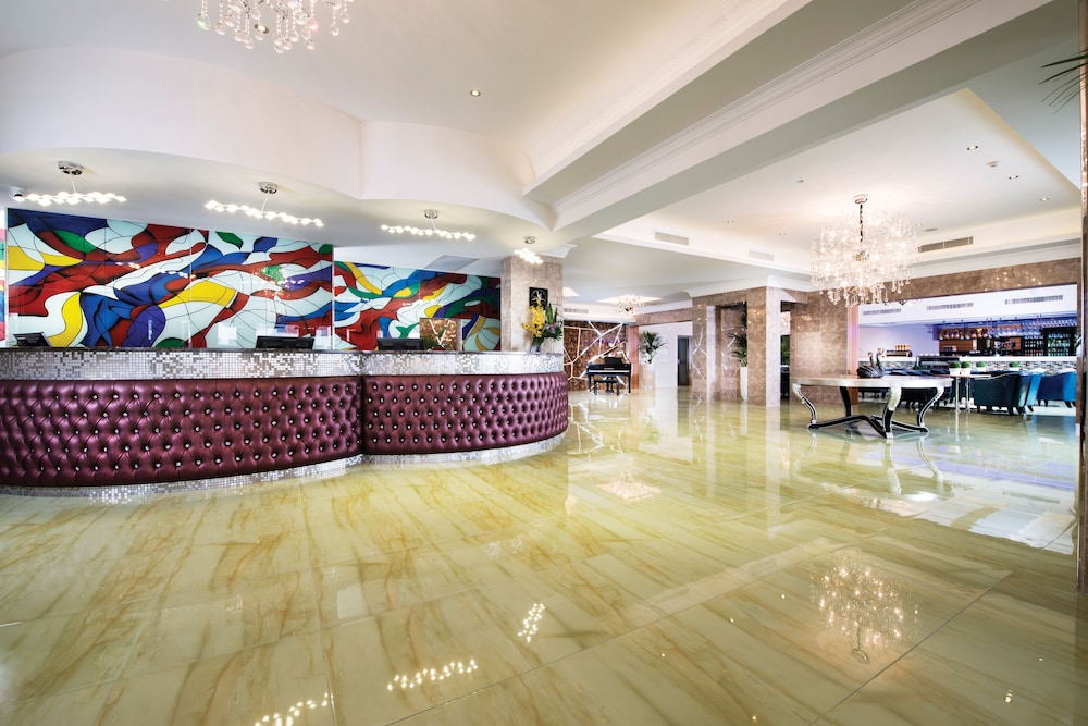 Swan River Hotel 13/56