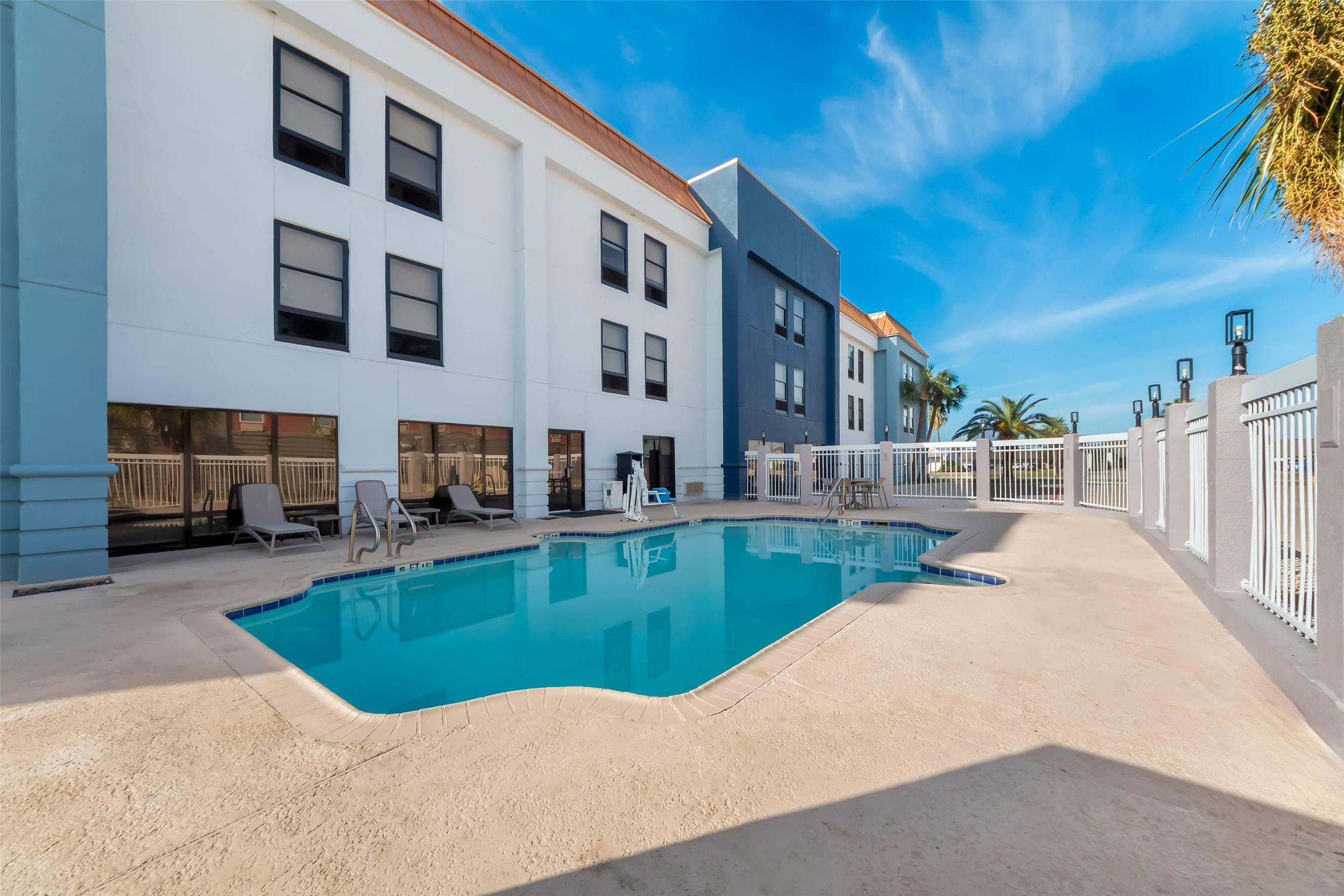 Comfort Inn & Suites Portland Corpus Christi 27/29