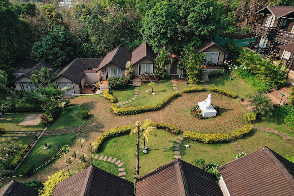 Stone Wood Resort & Spa 30/50