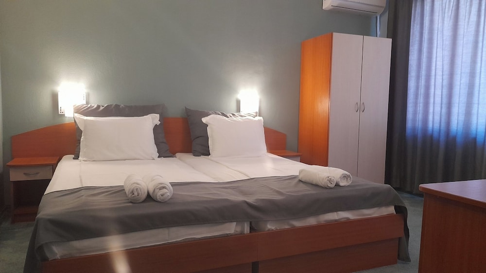 Hotel Saga 13/49