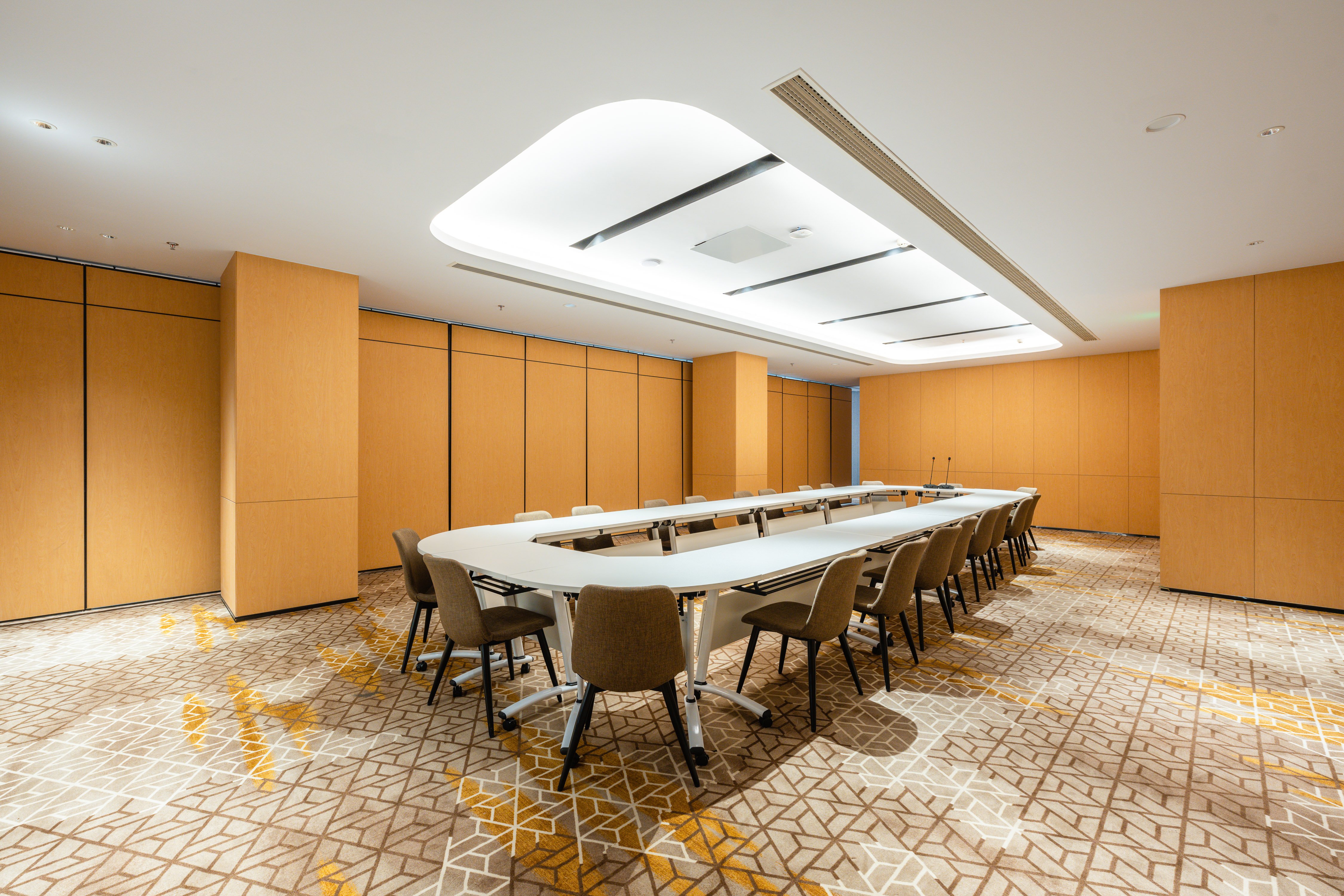 Holiday Inn Express Xinji City Center an IHG Hotel 36/38