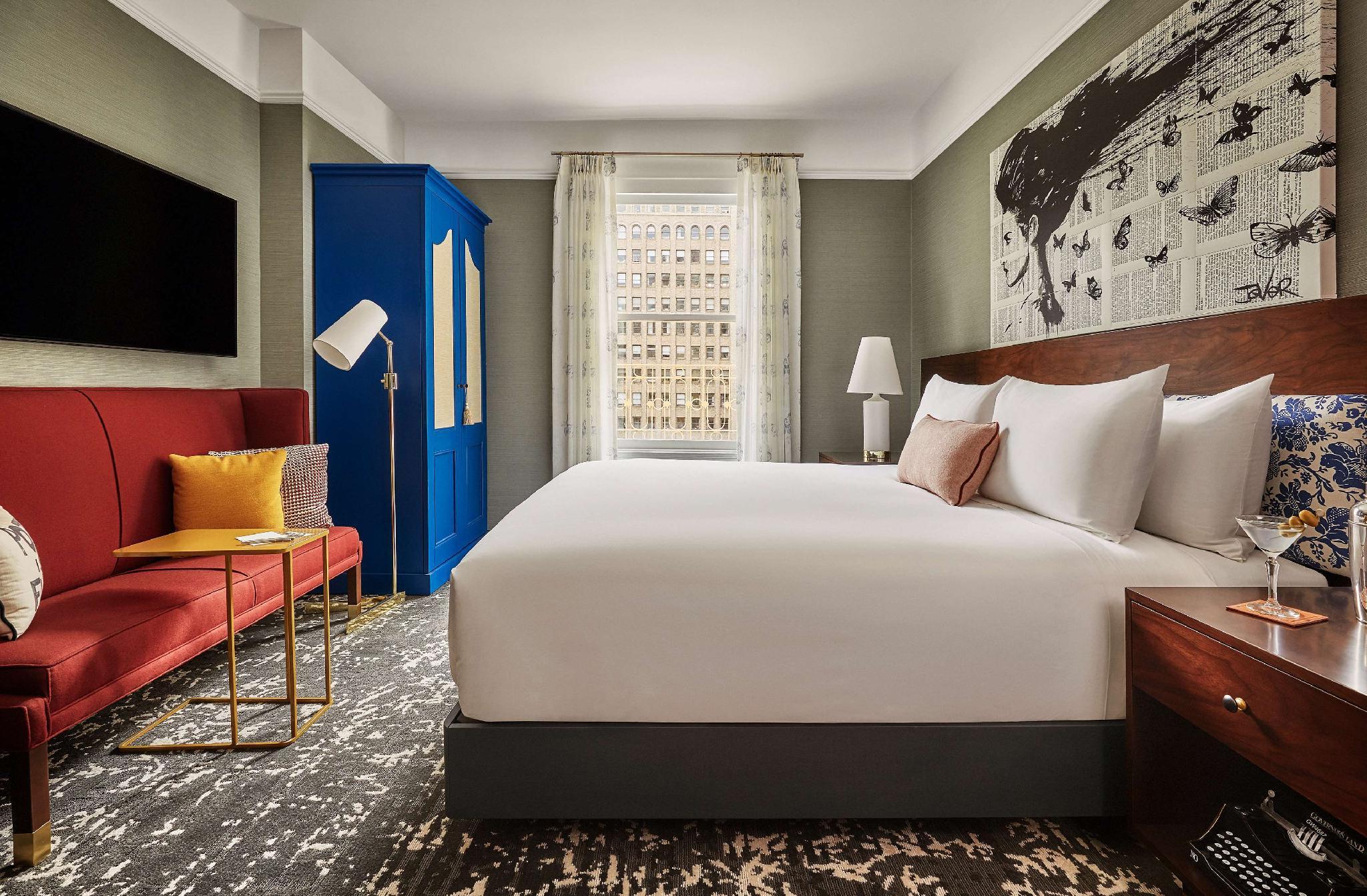 Emblem, Deluxe, King Bed