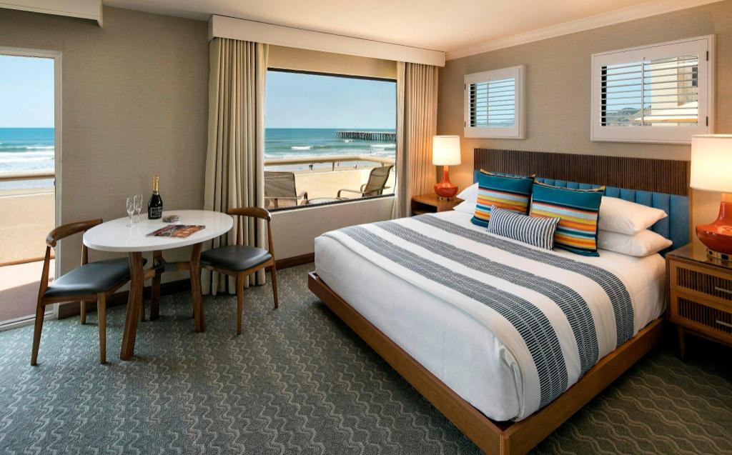 Boardwalk, Suite, King Bed