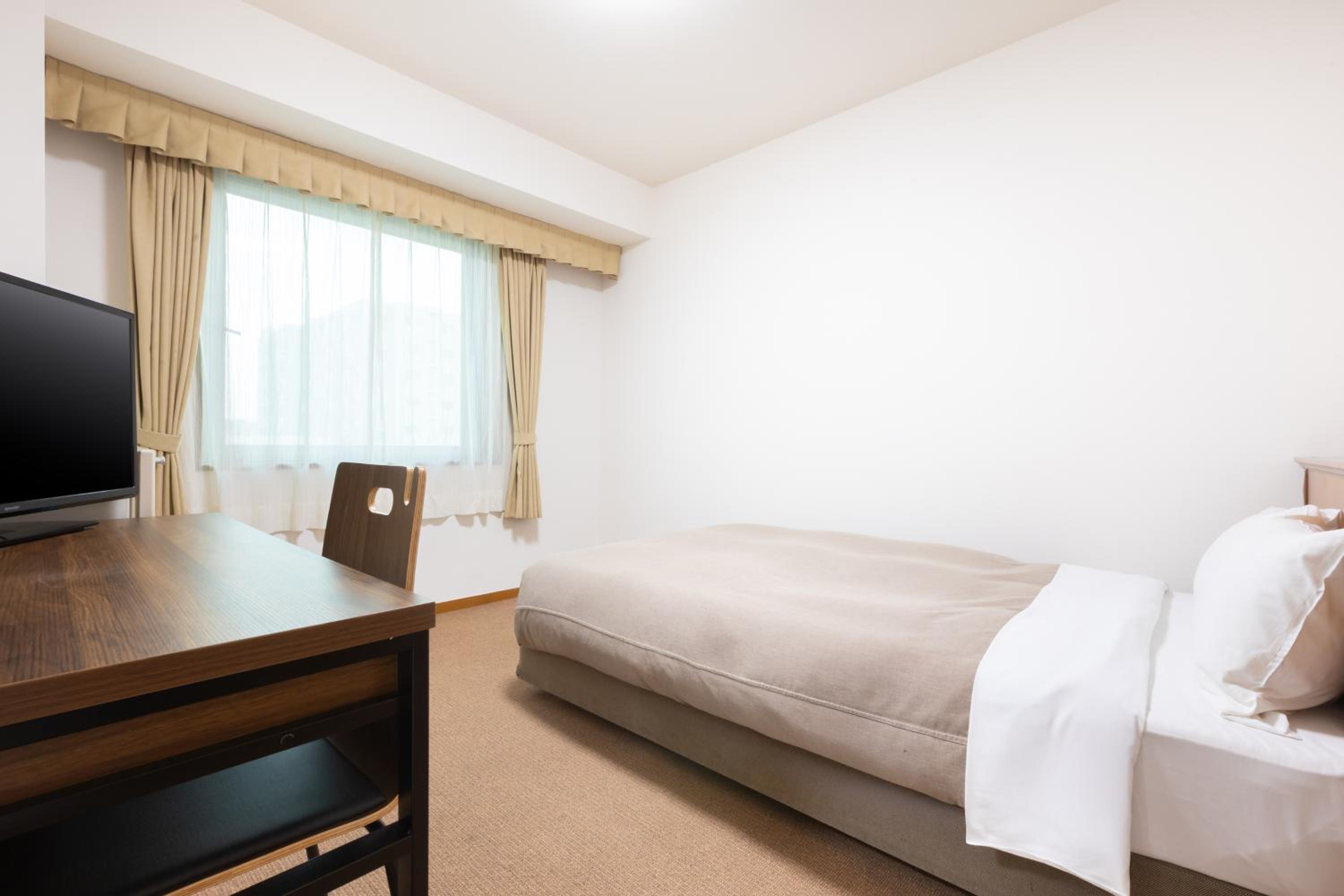 Semi Room, Standard, Semi Double Bed