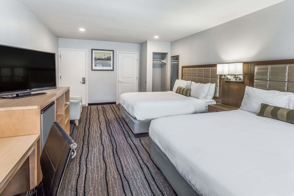 Sather Berkeley, SureStay Collection by Best Western 13/17