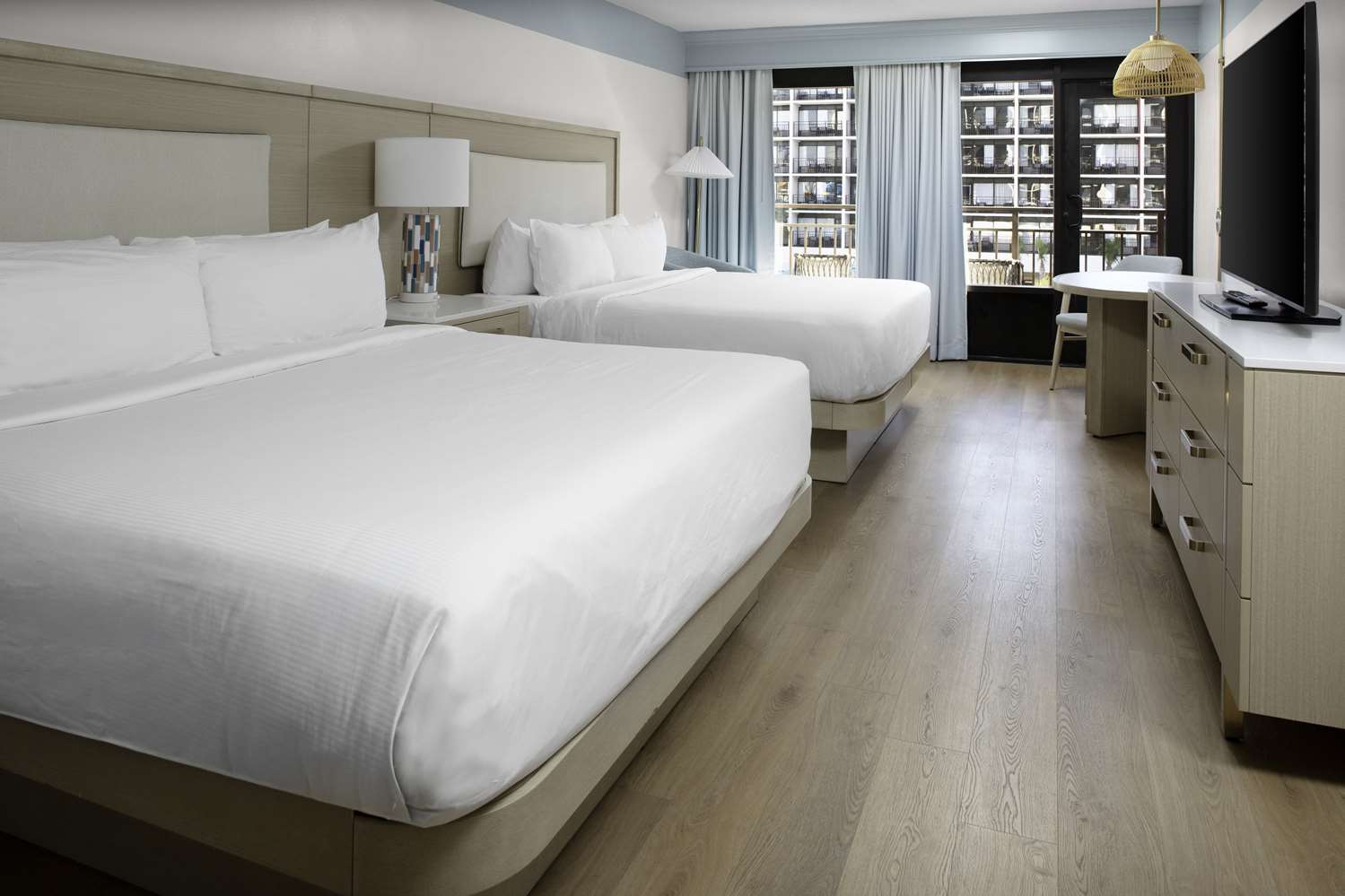 ROOM, 2 KING BEDS, PARTIAL OCEAN VIEW