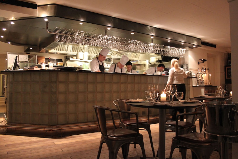 Ruths Hotel 45/56