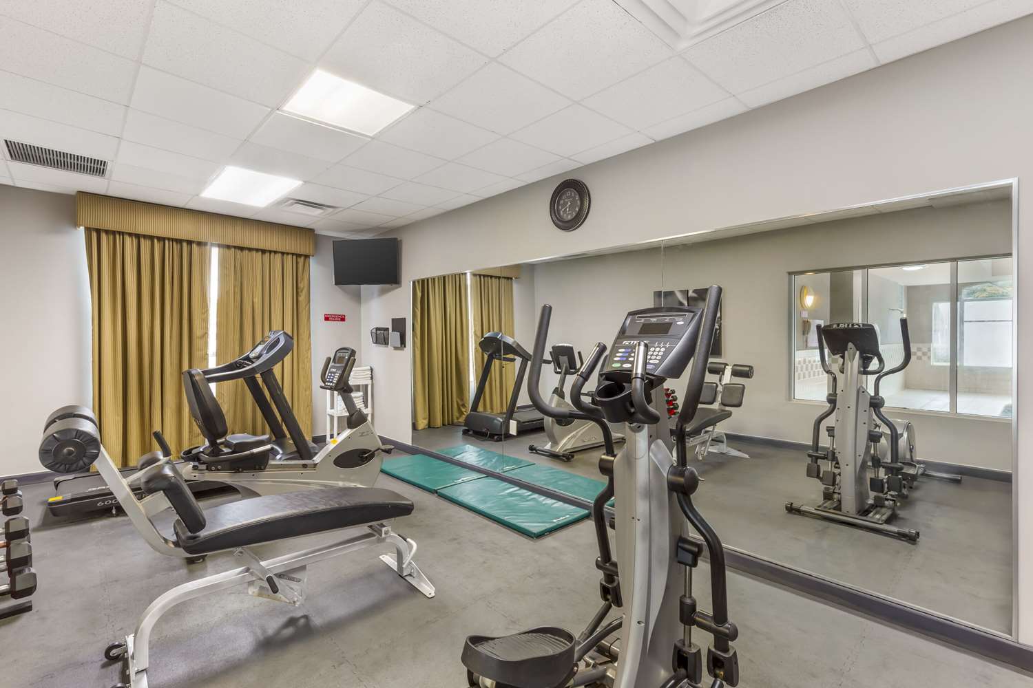 Country Inn Suites By Radisson Newport News South Va 15/25