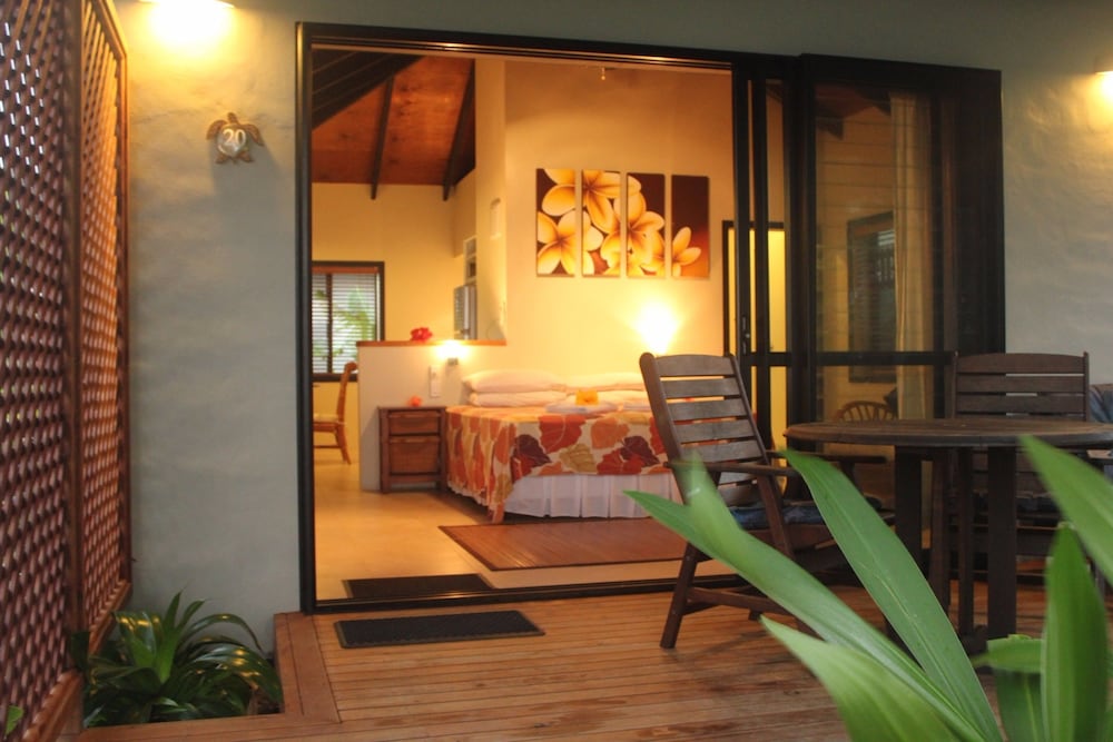 Muri Beach Resort 38/75