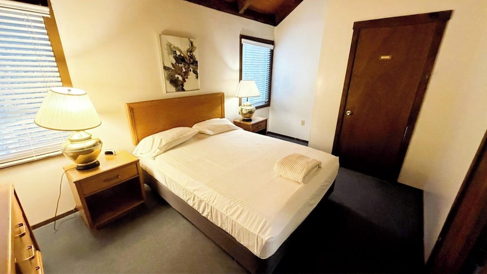Chalet High by SPM Resorts 18/72