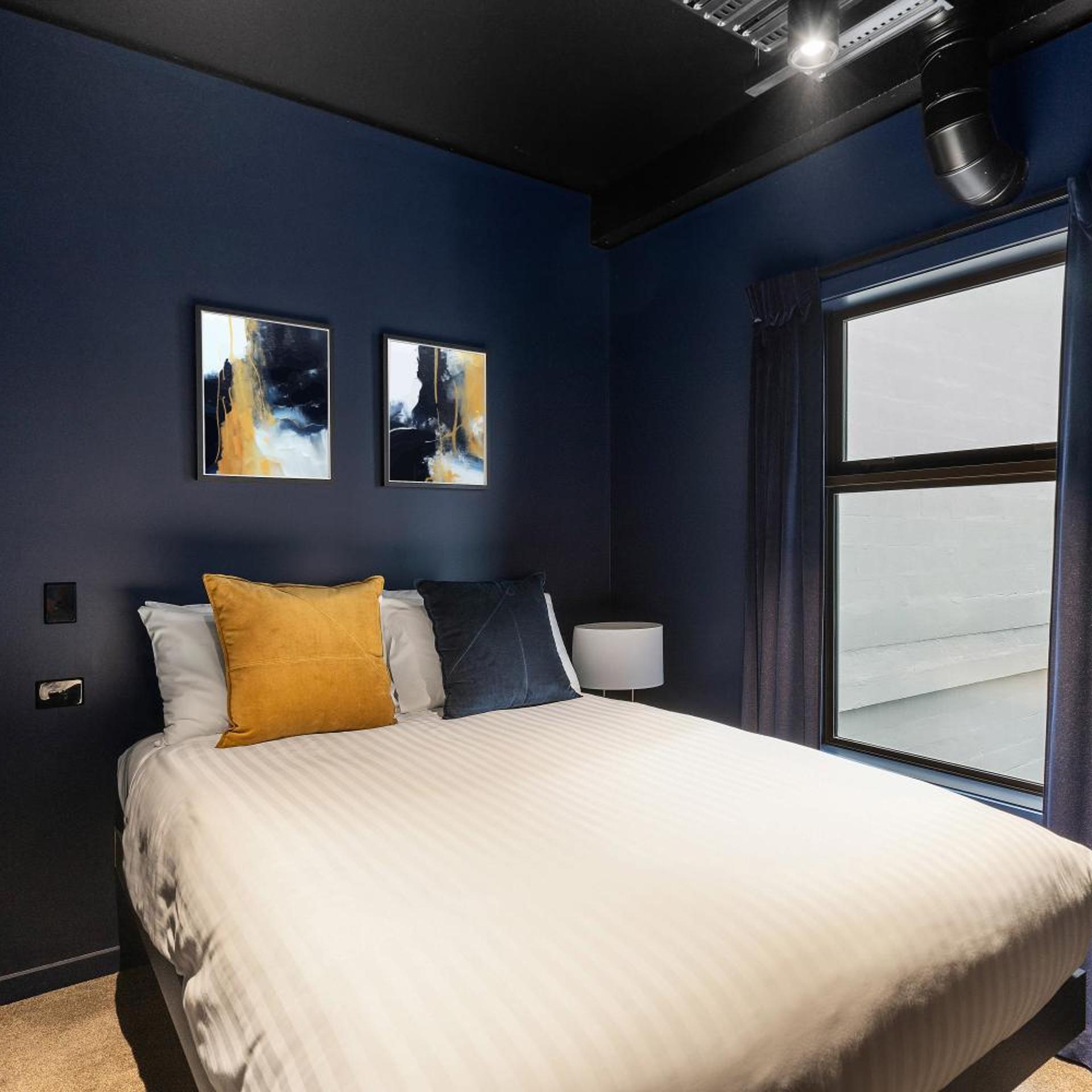 1 BEDROOM, METRO