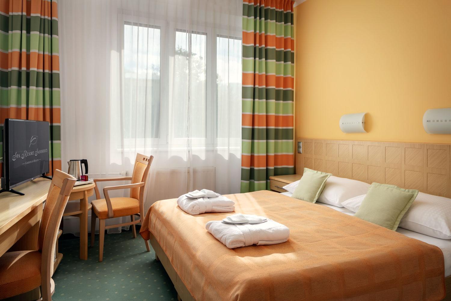 Adjoining, 2 Double Beds