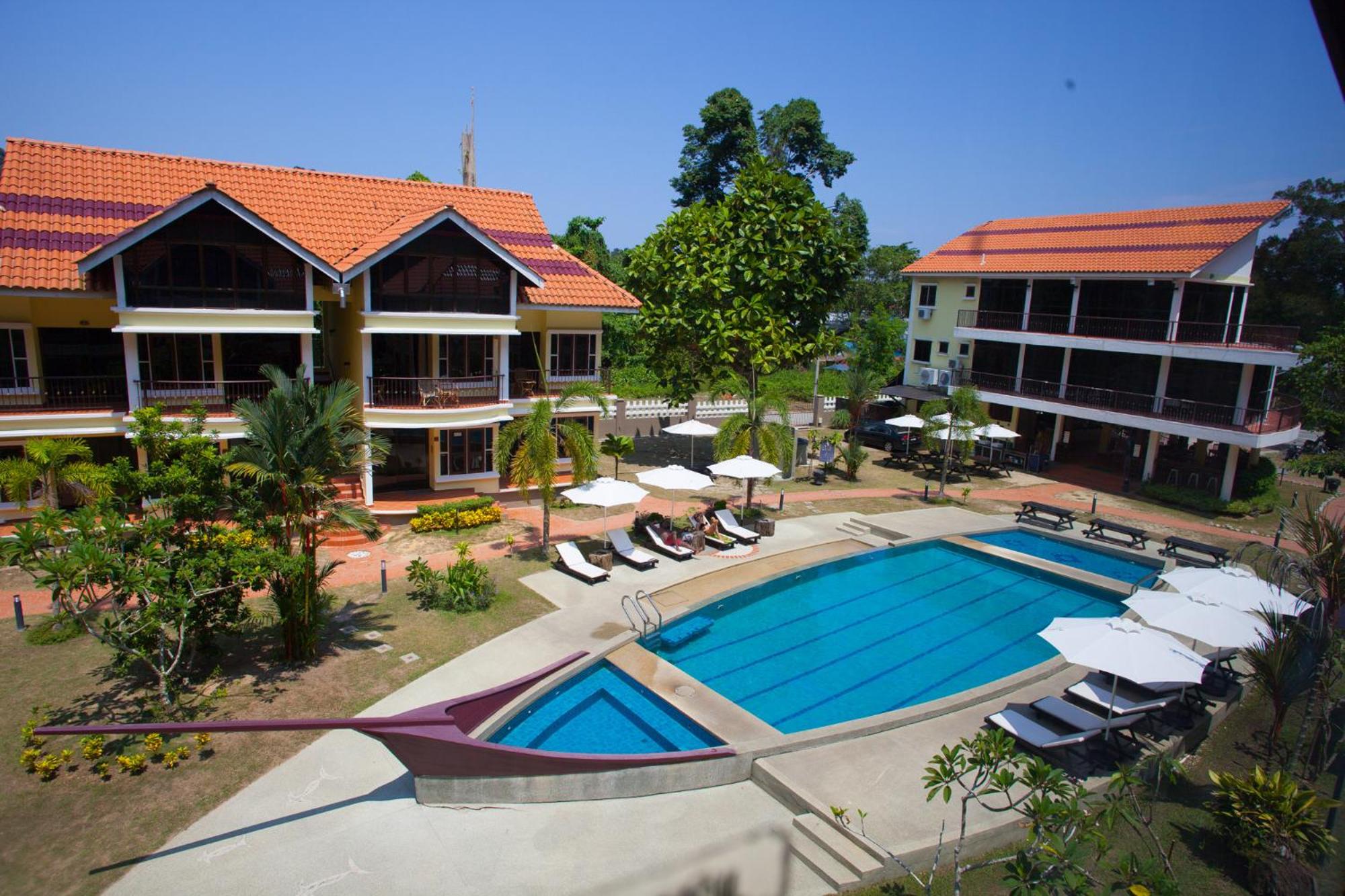Anjungan Beach Resort 39/44