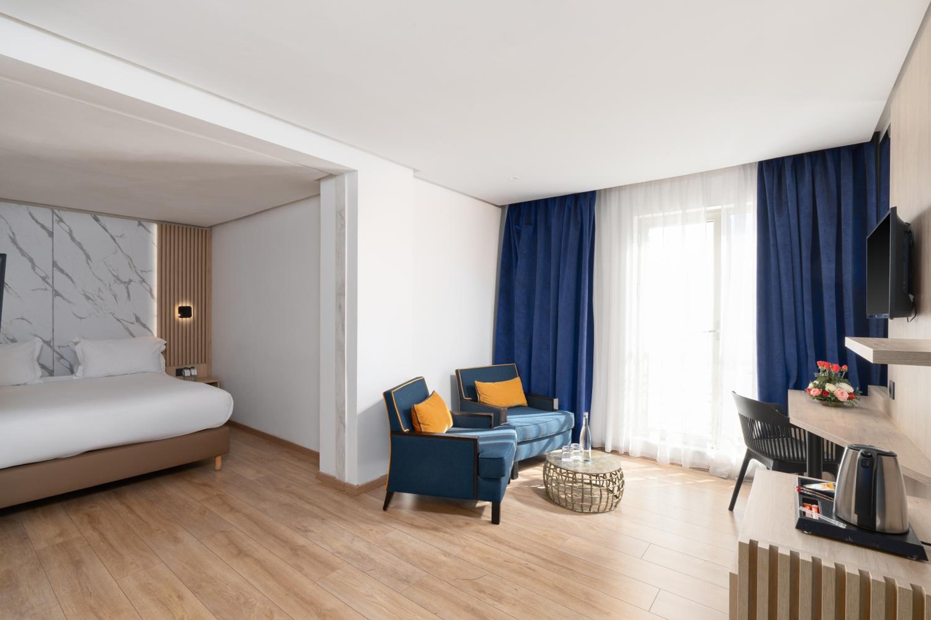 Junior Suite, Deluxe