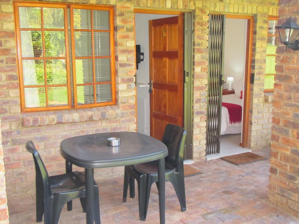 African Footprints Lodge 11/22
