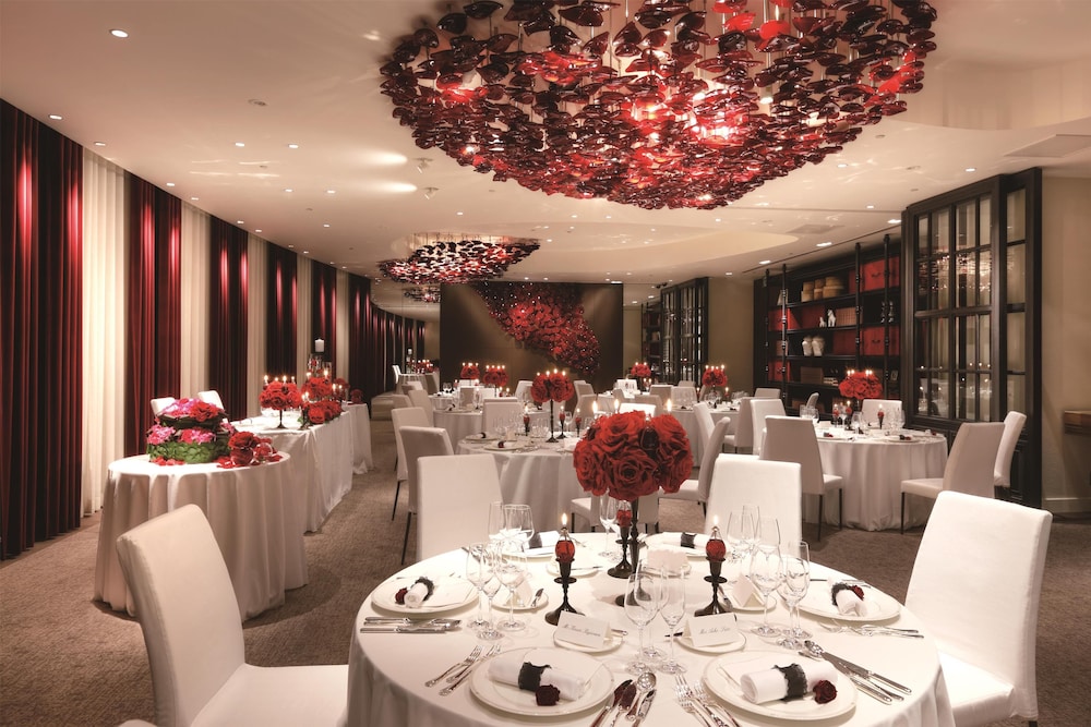 GRAND HYATT FUKUOKA 54/66