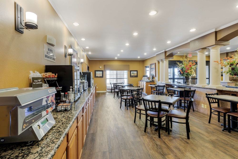 Best Western Plus Red River Inn 30/37