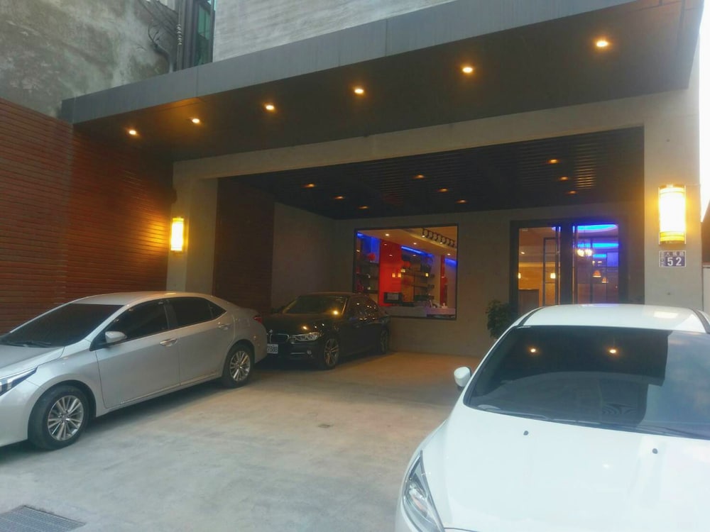 Travel Light Hotel 38/50