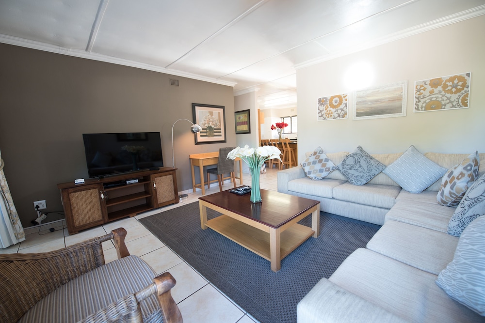 Lake View Cabanas 29/69