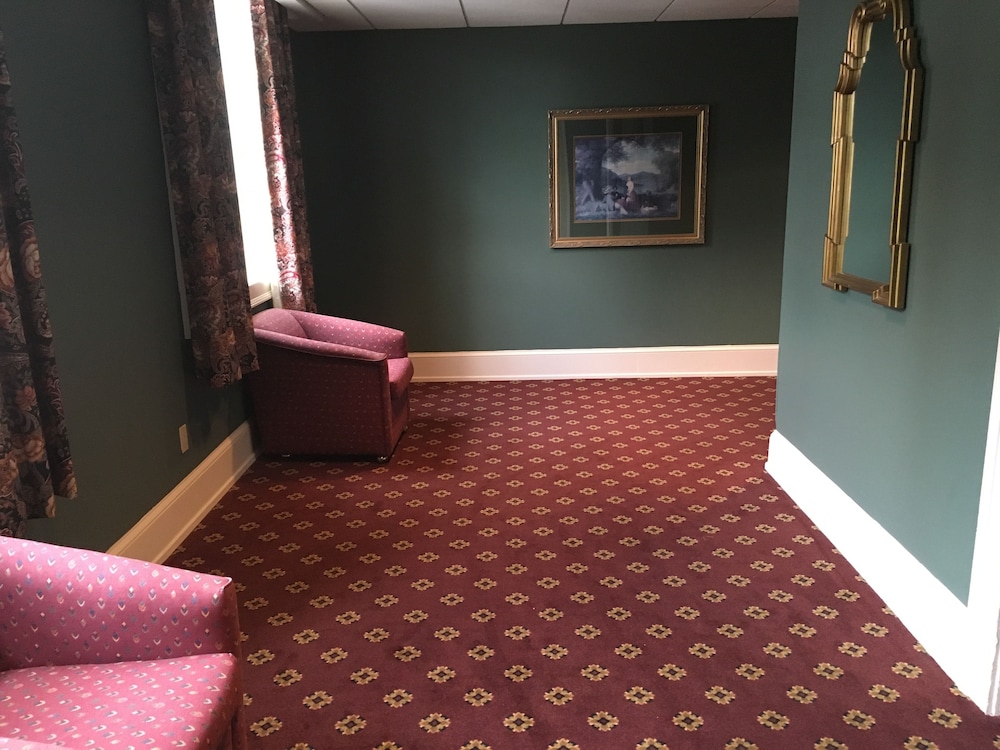 Bertram Inn At Glenmoor 28/49