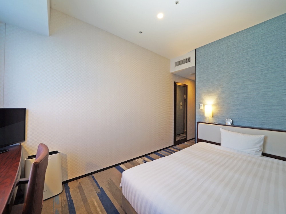 MODERATE, DOUBLE BED