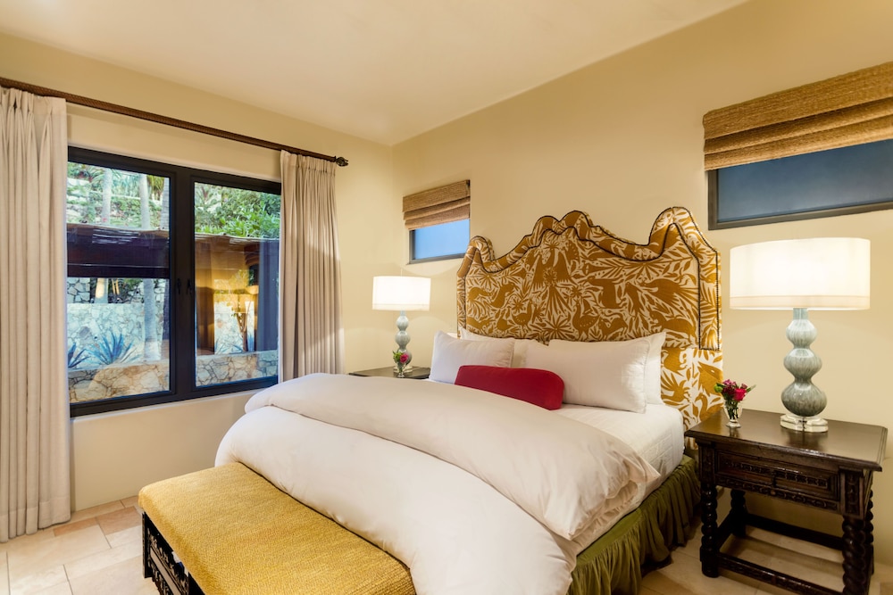 Hacienda Beach Club And Residences 7/50