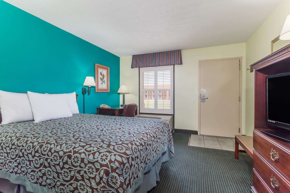 Days Inn By Wyndham Marianna 7/34