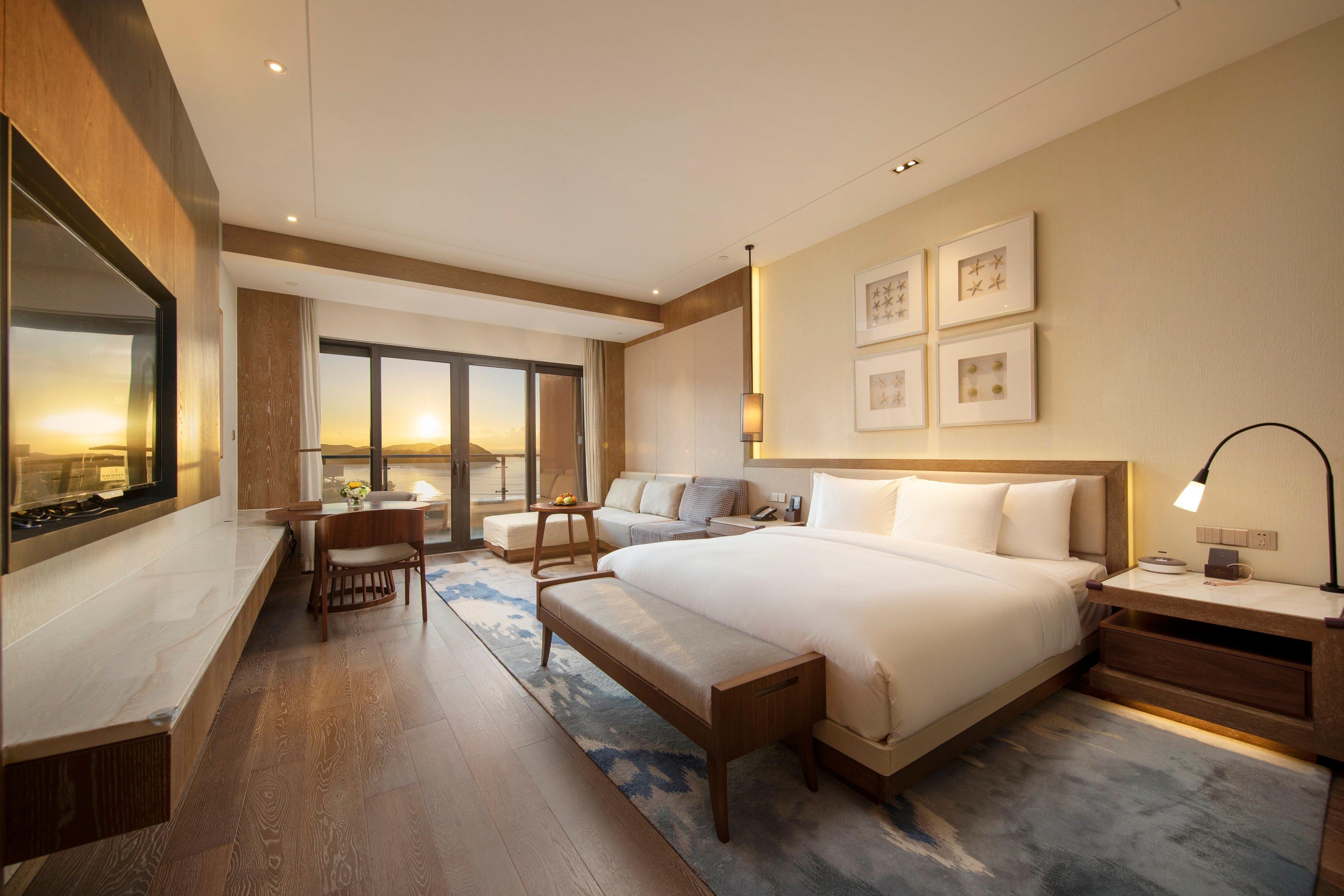 Premium, King Bed, Wave View